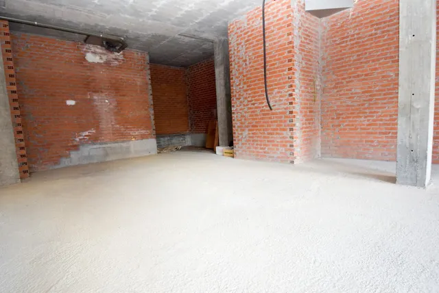 LOCAL COMERCIAL DE OBRA EN LA CORVEIRA — 9