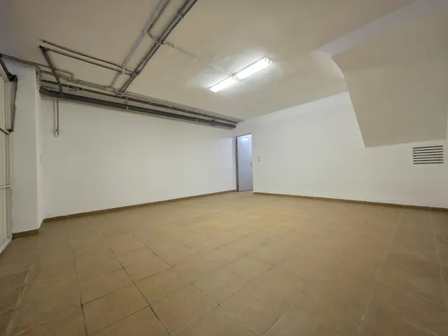 Chalet esquinero adosado en Vilafortuny — 6