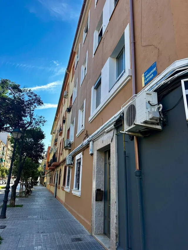Oportunidad Única en València: Acogedor Piso de 3 habitaciones — 13