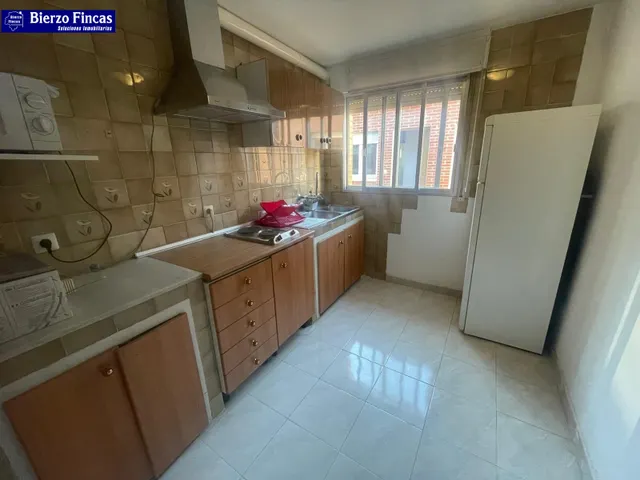 SE VENDE AMPLIO PISO EN NAVATEJERA — 9