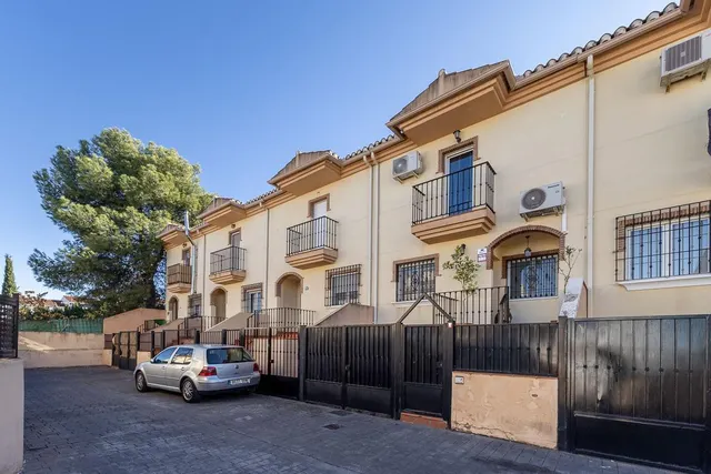 Bonito adosado en el Barrio de Monachil — 28