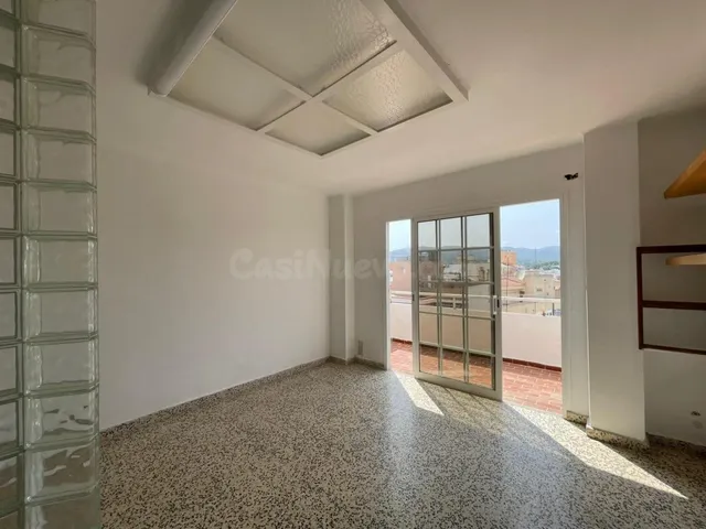 Estudio con balcón con vistas panorámicas - Castillo de Bellver y Bahía de Palma - C/ Joan Crespi. — 7