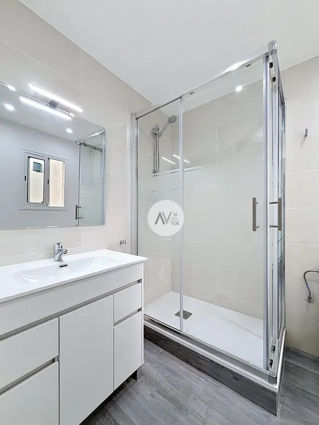 El Raval, reformado, con luz y balcones. Una oportunidad real — 21
