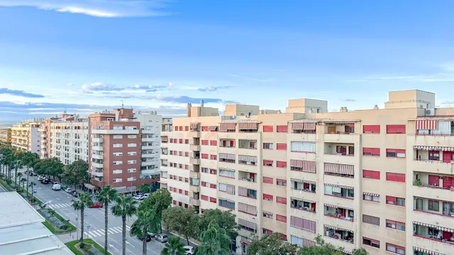 ÁTICO CON SOLÁRIUM EN AVDA. IMPERIO ARGENTINA. MÁLAGA — 32