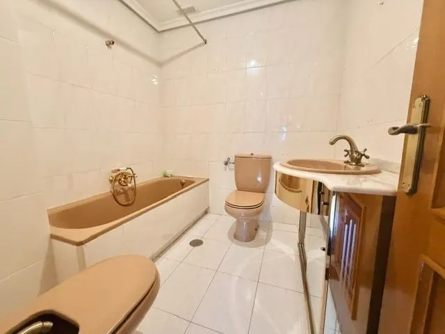 Amplio Piso en el Casco Histórico con Terraza y Garaje — 12