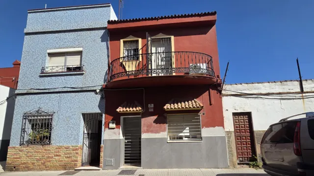 Casa adosada con amplios espacios interiores y exteriores, próxima a María Guerrero — 31