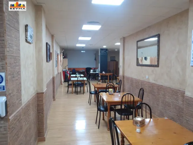 SE VENDE LOCAL EQUIPADO Y MONTADO COMO BAR EN FUNCIONAMIENTO — 4