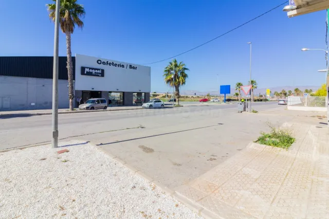 AMPLIA NAVE EN VENTA DE 1309 m2 DE SUELO INDUSTRIAL, SITUADA - foto 3