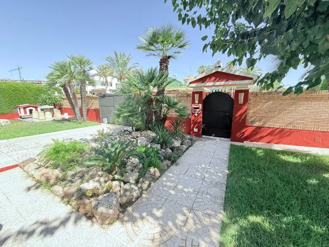 Espectacular chalet en Dehesa de Campoamor con piscina privada a 5 minutos andandoa la playa. — 10