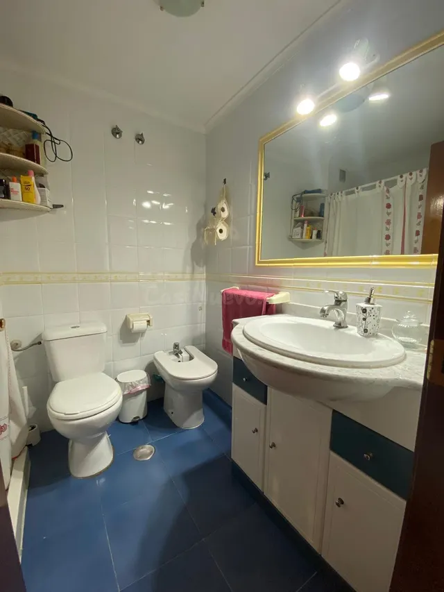 Amplia vivienda en zona centro - playa — 12