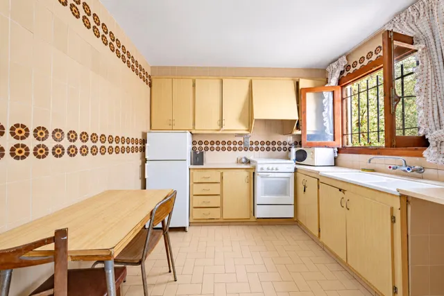 Chalet en primera línea de playa en torrenostra: una oportunidad para crear tu hogar junto al mar — 33