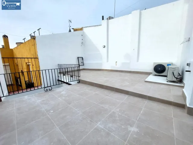 ÁTICO EN EL CENTRO — 8