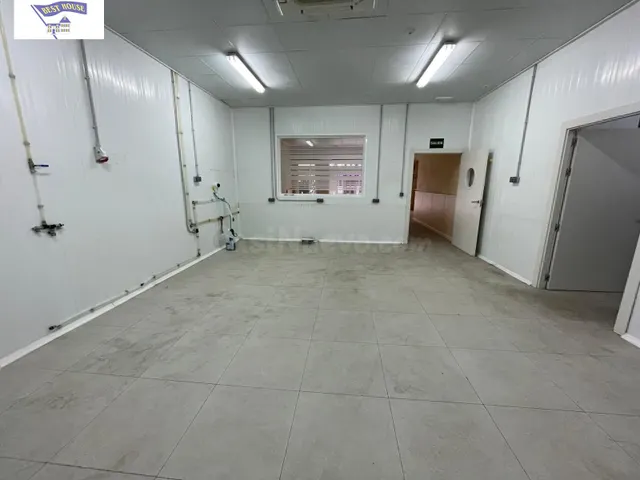 LOCAL EN LA ZONA MÁS COMERCIAL DE ALBACETE — 2