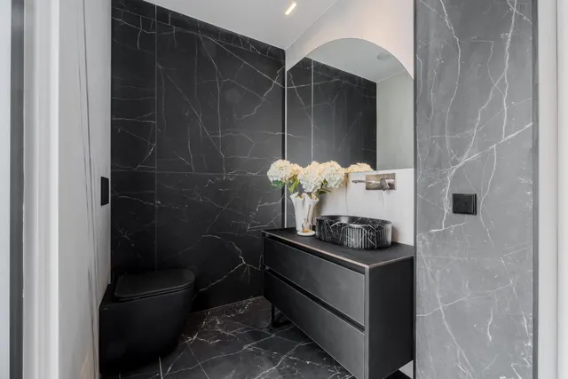 Exclusivo Chalet con Piscina en El Bosque — 36