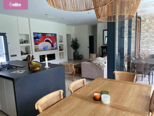 ESPECTACULAR CHALET CON PISCINA EN EL PUERTO DE SANTA MARIA — 24