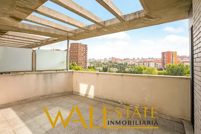 Precioso ático con terraza y vistas en Adelfas — 17