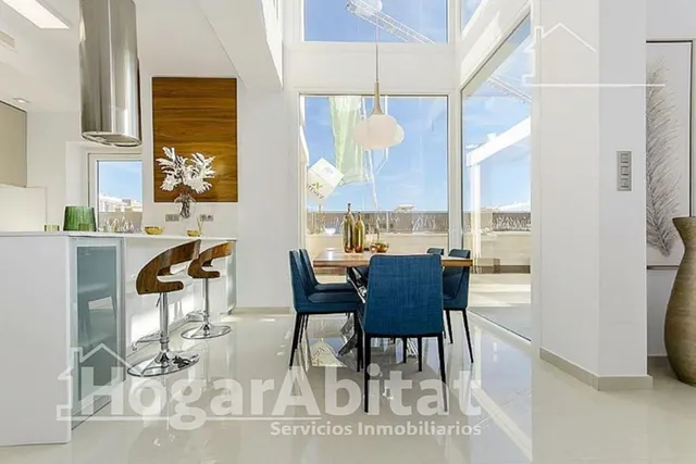 MARAVILLOSO CHALET CON JARDÍN, PISCINA Y GARAJE — 20