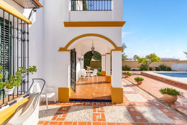 Villa Independiente de Estilo Andaluz en Arroyo de la Miel – Parcela de 813 m2 — 31