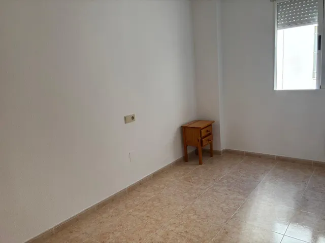 Ático de 2 dormitorios y 2 baños con piscina y parking a 550 metros del mar — 15