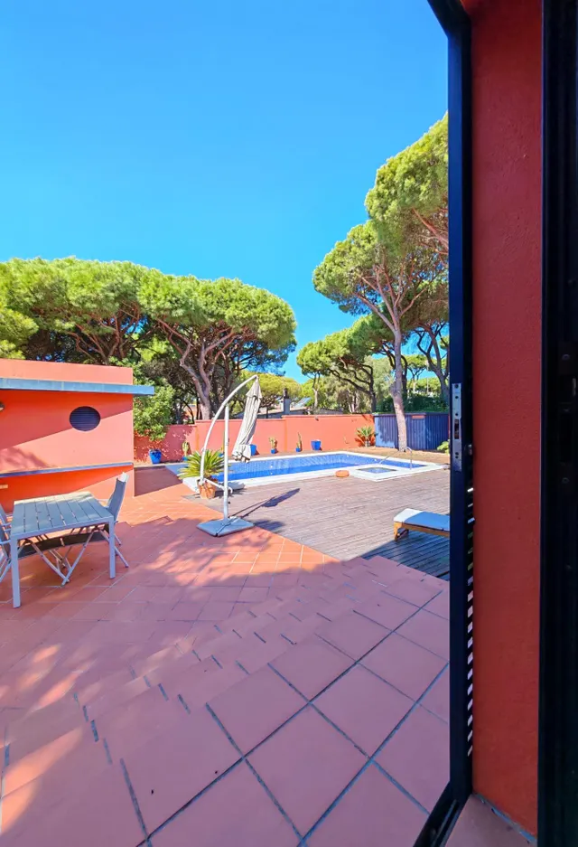 Chalet independiente reformado en pinar de los franceses | 3 dormitorios, 2 baños y piscina privada — 38