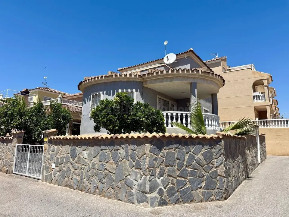 Villa 4 habitaciones 191m² en venta - Punta Prima