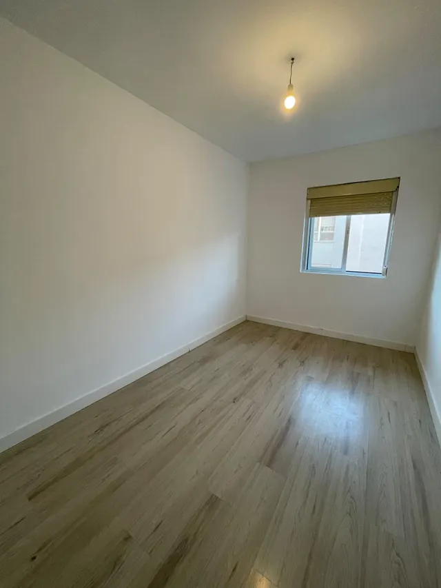 Piso reformado de 3 habitaciones con dos terrazas — 9