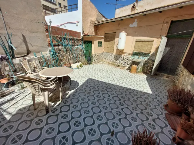 Gran casa de 320m en el centro de Vera - foto 5