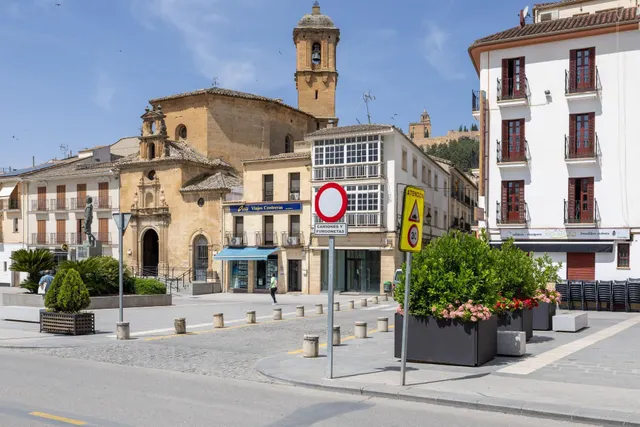🏠 AMPLIO PISO EN EL CENTRO DE ALCALÁ LA REAL – 190 m2 CON TERRAZA Y OPCIÓN DE GARAJE — 42