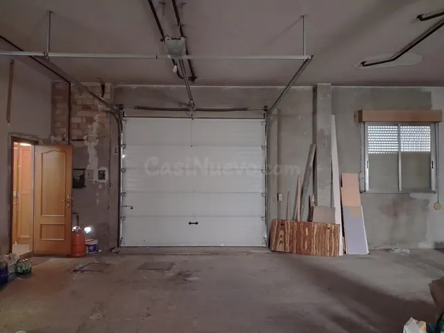Amplia vivienda con gran garaje, patio y excelente luminosidad — 5