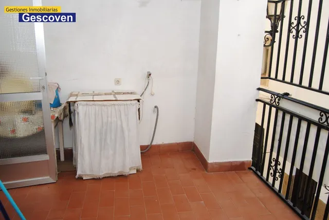 VIVIENDA CÉNTRICA CON AMPLIAS POSIBILIDADES — 22