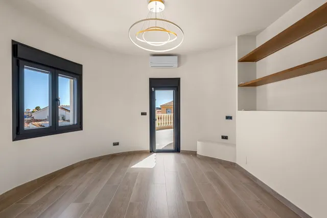 Chalet 5 habitaciones 267m² en venta - Costa blanca sur — 34