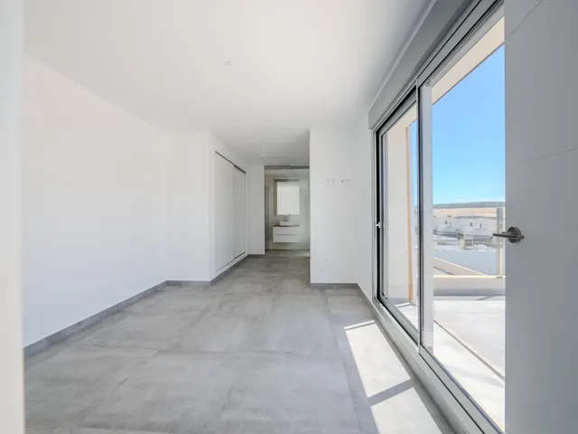Villa 4 habitaciones 235m² en venta - Comunidad valenciana — 28