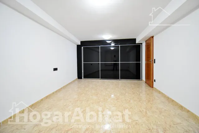 Espacio familiar y comodidad absoluta en este piso totalmente exterior con garaje privado cerrado — 14
