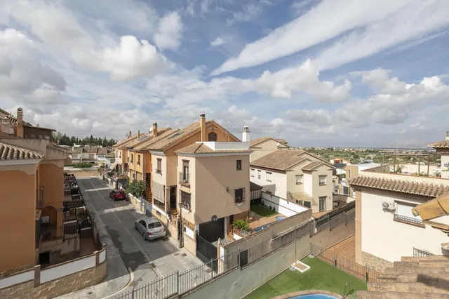 Ático en venta en La Zubia — 32