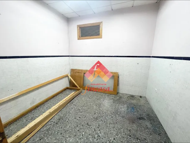 ¡SE ALQUILA LOCAL COMERCIAL EN AVENIDA DE MÁLAGA! - foto 5