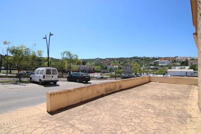 SE ALQUILA LOCAL COMERCIAL DE 180 M2