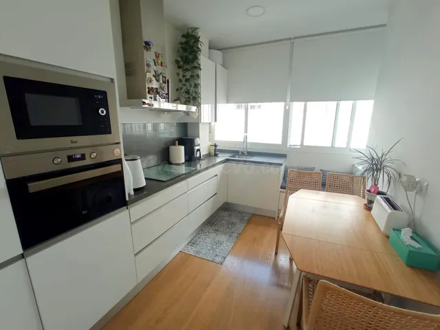 Precioso piso SIN AMUEBLAR reformado en los Remedios - foto 2