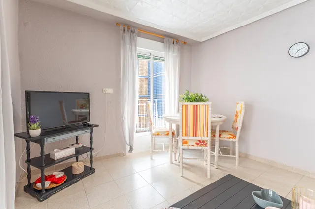 Apartamento todo exterior 3 dorm. con gran terraza en esquina a 100 mts de la Playa. Vista parcial al Mar. — 9