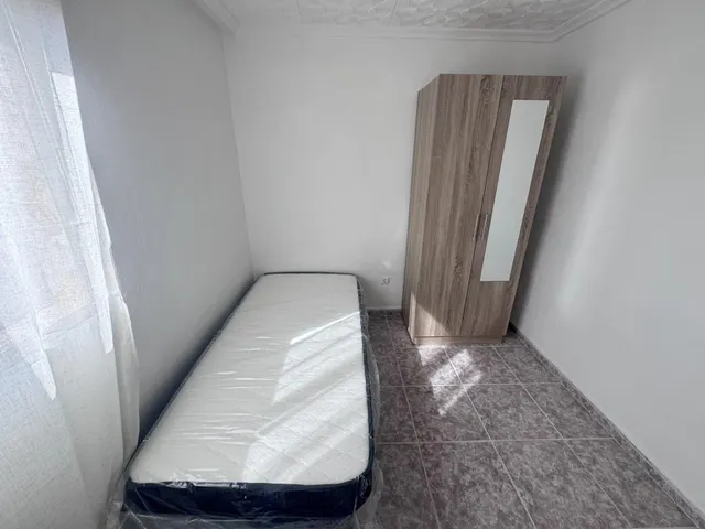 Alta rentabilidad: piso de 4 dormitorios, semireformado, amueblado a estrenar en Alicante, listo para entrar a vivir, a 4 km de la playa — 14