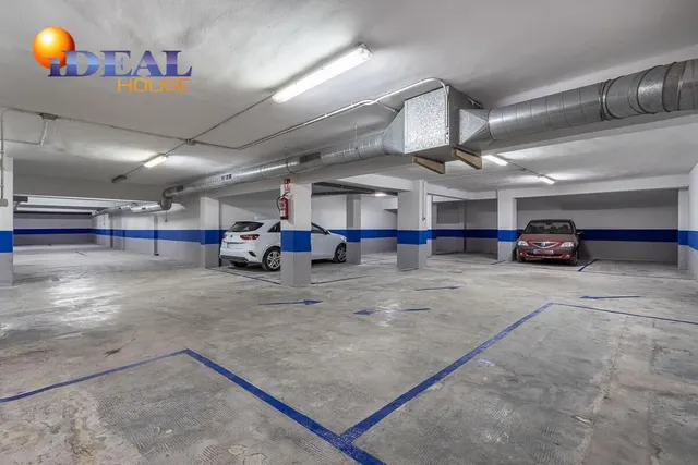 PARKING DE 30 PLAZAS EN PLENO CENTRO DE GRANADA — 8