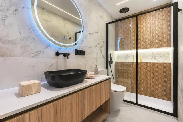 PRECIOSO ESTUDIO DE LUJO EN URBANIZACION TRIUNFO JARDIN — 28