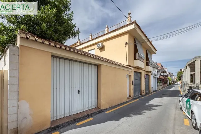 CHALET ADOSADO EN OGIJARES ( GRANADA) — 46
