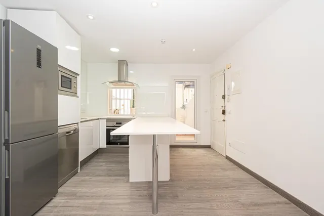 Magnífico primer piso reformado con terraza — 8