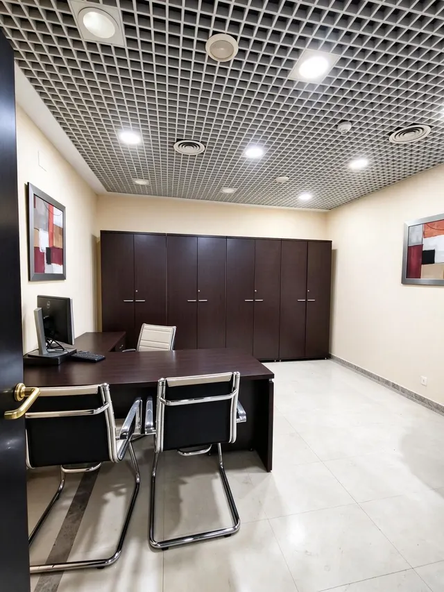 Local para oficinas, gimnasio o clínica en venta en el Centro de Badajoz — 16