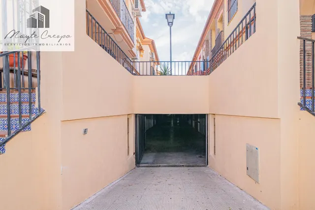 OPORTUNIDAD EN VENTA DE CASA ADOSADA DE 3 DORMITORIOS EN VEGAS DEL GENIL — 42