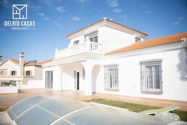Exclusivo chalet independiente con apartamento auxiliar, piscina cubierta y vistas al mar en mazagón — 2