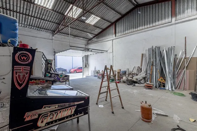NAVE INDUSTRIAL EN POL. ASEGRA, PELIGROS. — 7