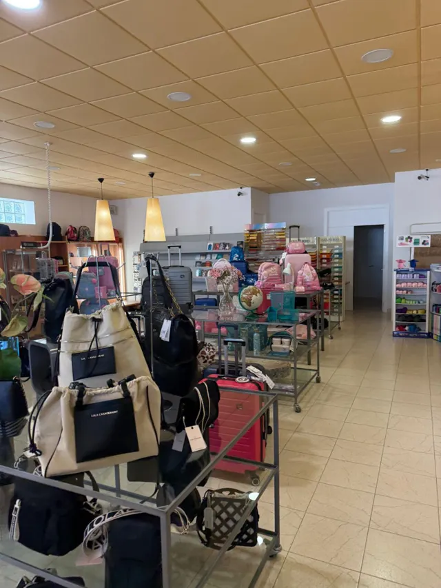 Local comercial con gran potencial en excelente ubicación en Deltebre — 4