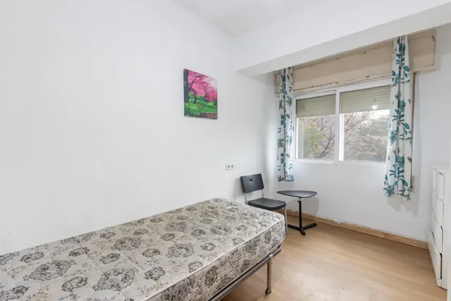 PISO DE 4 DORMITORIOS EN CAMINO DE RONDA — 30