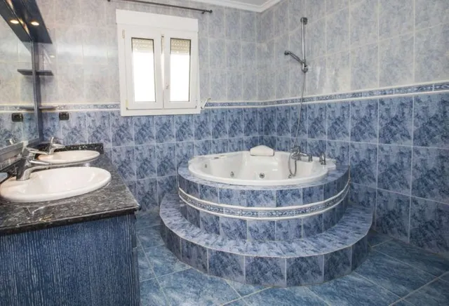 CHALET DE LUJO CON PISCINA PRIVADA Y JACUZZI INCORPORADO CON - foto 4